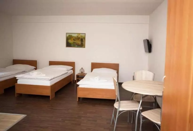 Majatalo Penzion Burra