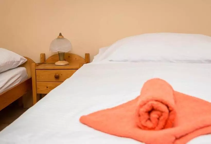 Majatalo Penzion Burra