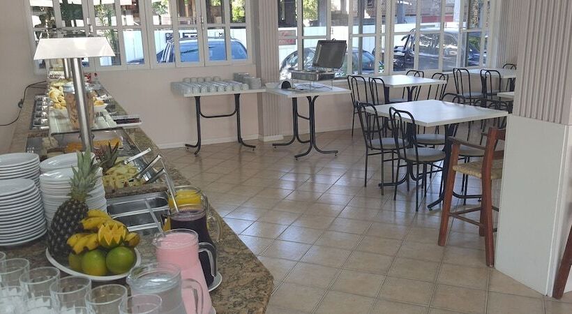 پانسیون Pousada Ilha Do Mar Bombinhas