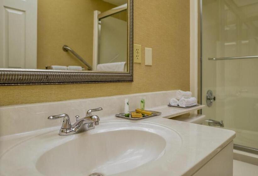 Charter Club Resort Of Naples Bay