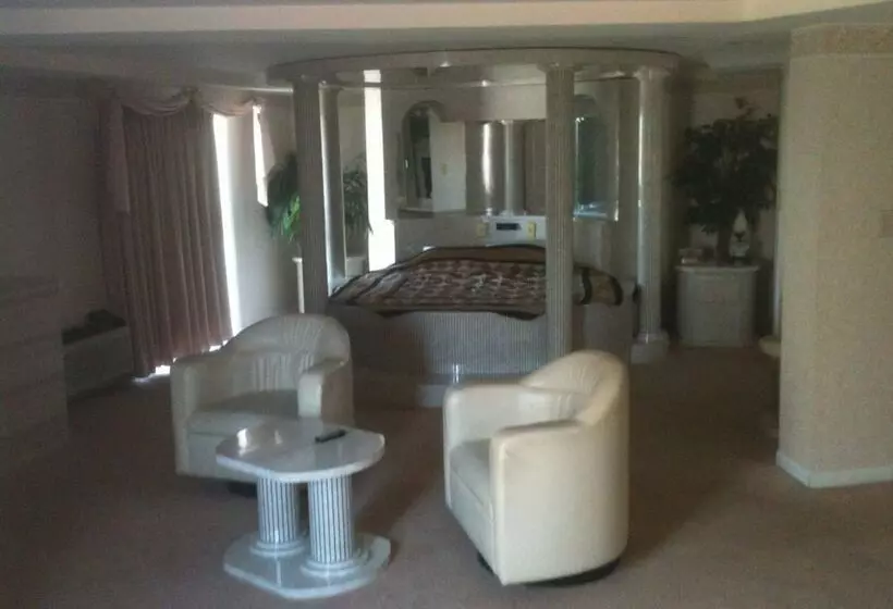 Отель Chateau Royale Inn