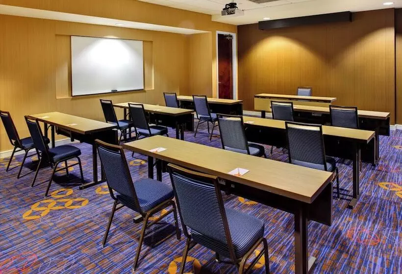 호텔 Courtyard By Marriott Atlanta Buckhead