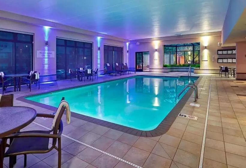 ホテル Courtyard By Marriott Bloomington Mall Of America