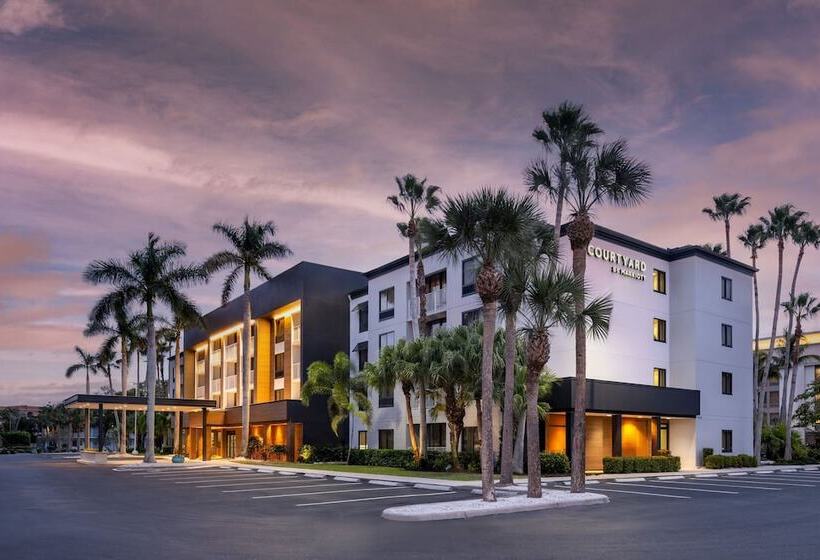 فندق Courtyard By Marriott   Naples
