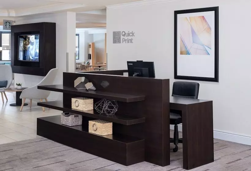 هتل Courtyard By Marriott   Naples