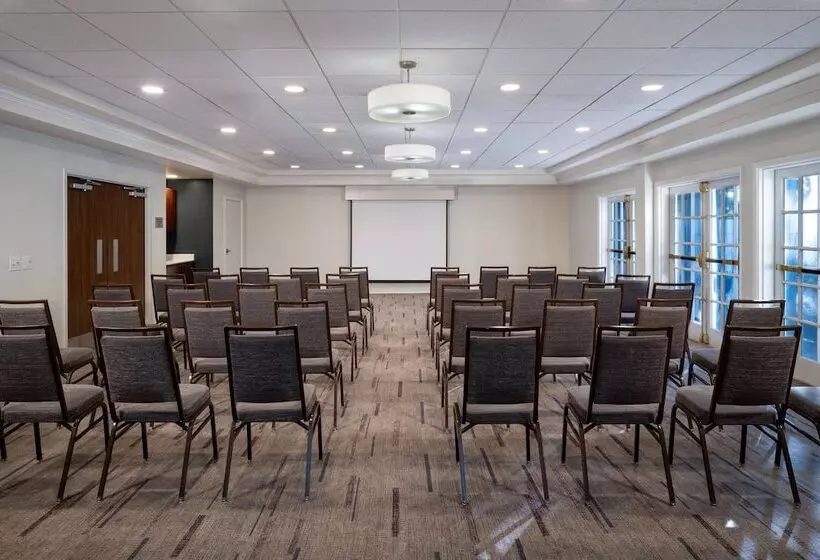 هتل Courtyard By Marriott   Naples