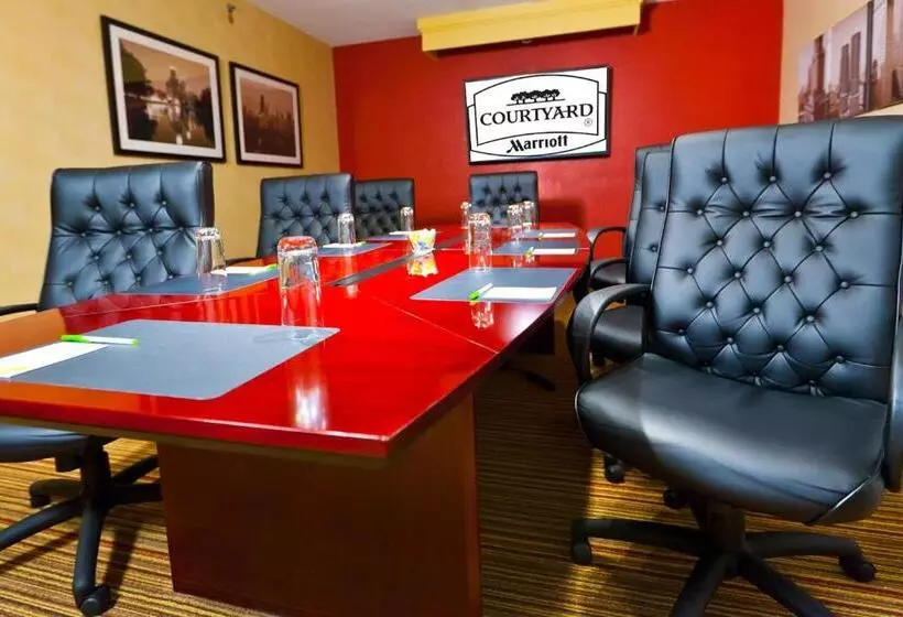 호텔 Courtyard Chicago O'hare