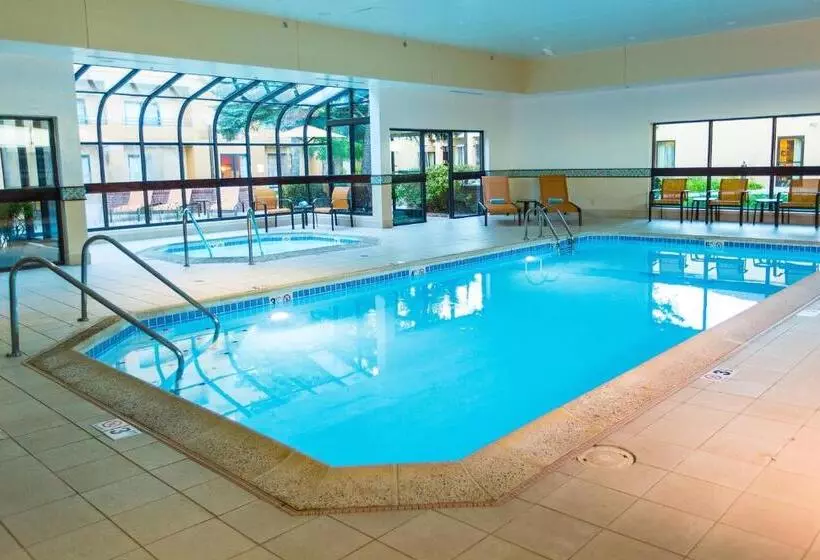 호텔 Courtyard Chicago O'hare