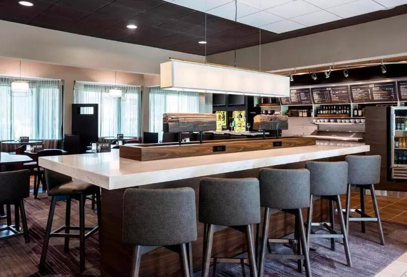 호텔 Courtyard Chicago O'hare