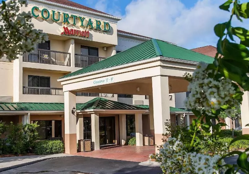 هتل Courtyard By Marriott Florence