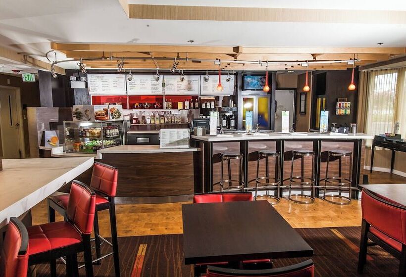 فندق Courtyard By Marriott Florence