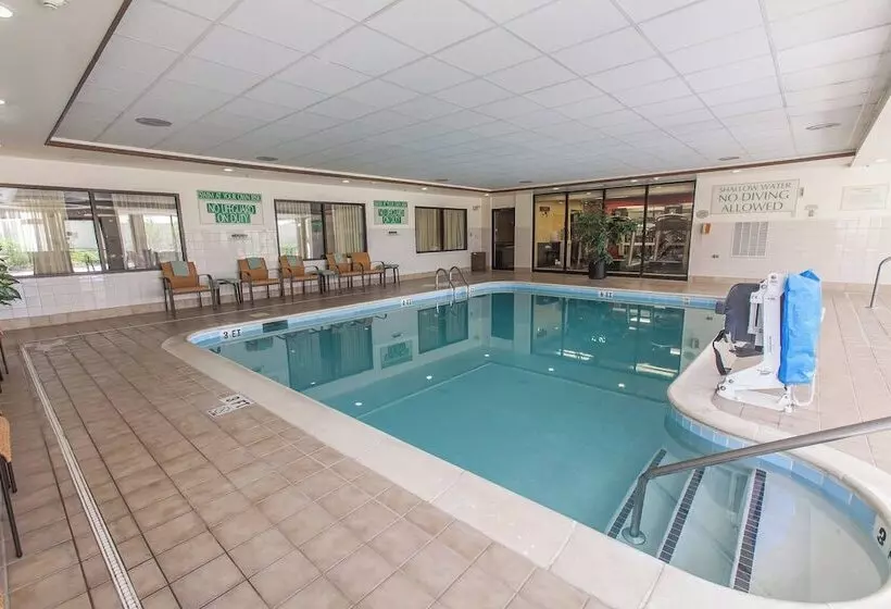 هتل Courtyard By Marriott Florence