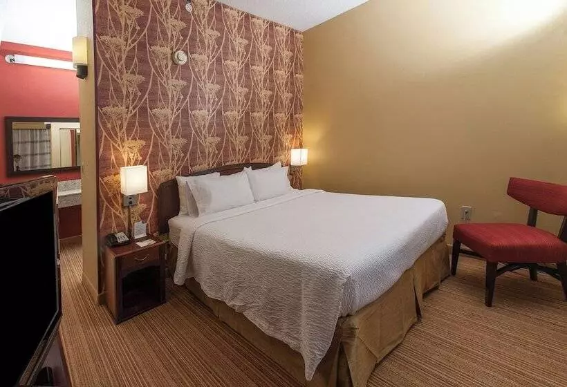 هتل Courtyard By Marriott Florence