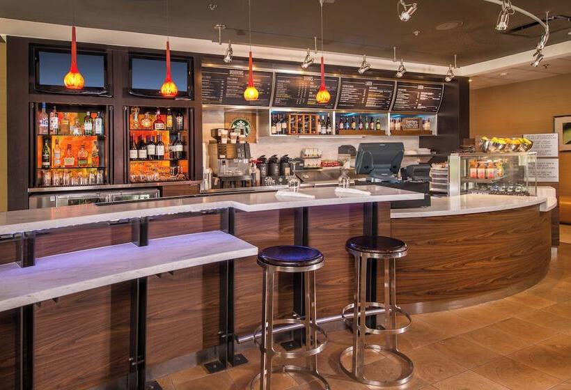 فندق Courtyard By Marriott North Charleston Airport Coliseum