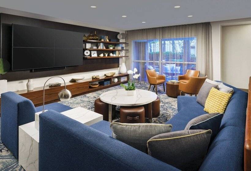 فندق Courtyard By Marriott Orlando Downtown