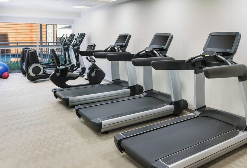 فندق Courtyard By Marriott Orlando Downtown