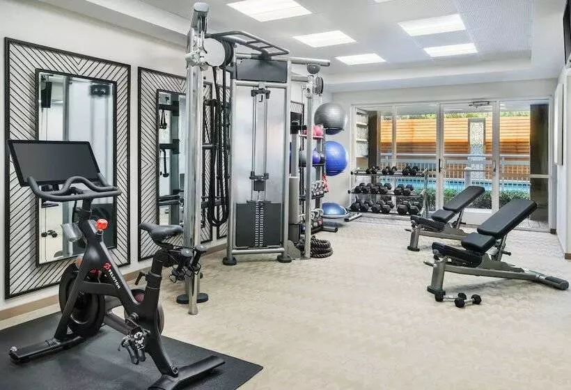 Отель Courtyard By Marriott Orlando Downtown