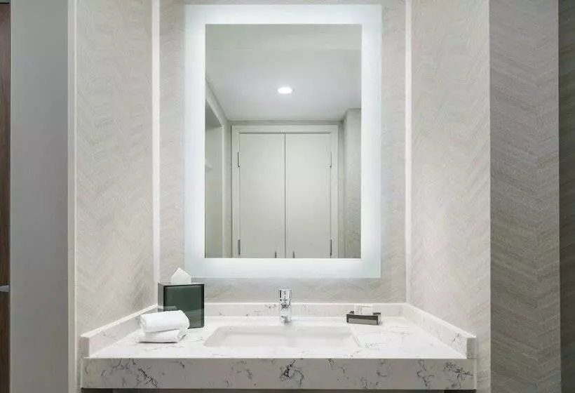 Отель Courtyard By Marriott Orlando Downtown