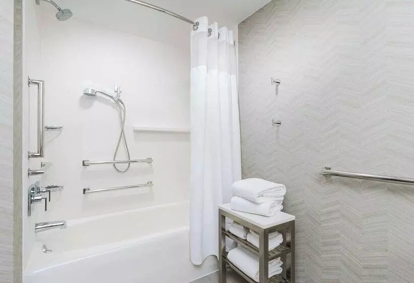 Отель Courtyard By Marriott Orlando Downtown