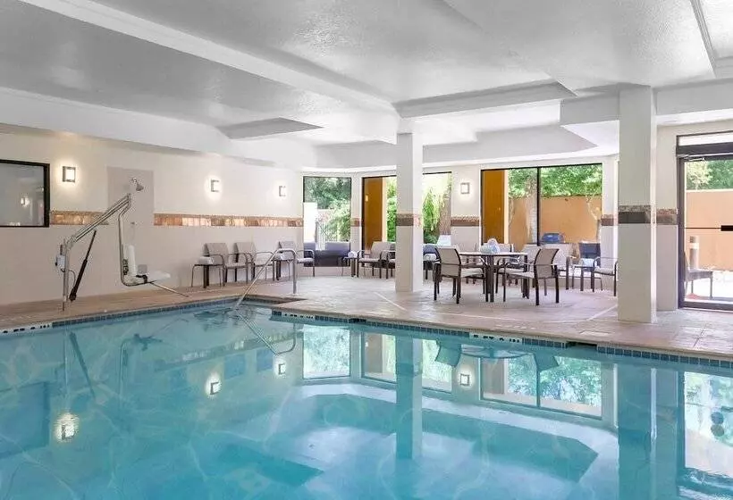 هتل Courtyard Tampa Brandon