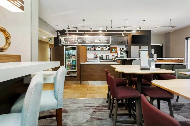 هتل Courtyard Tampa Brandon