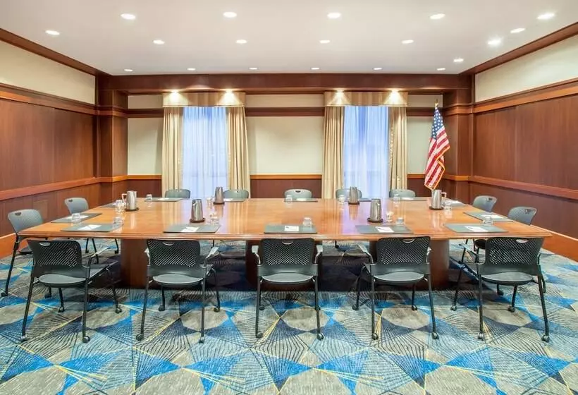 호텔 Crowne Plaza Springfield Convention Center, An Ihg