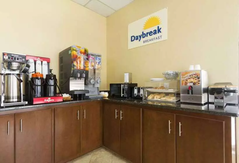 호텔 Days Inn By Wyndham White House