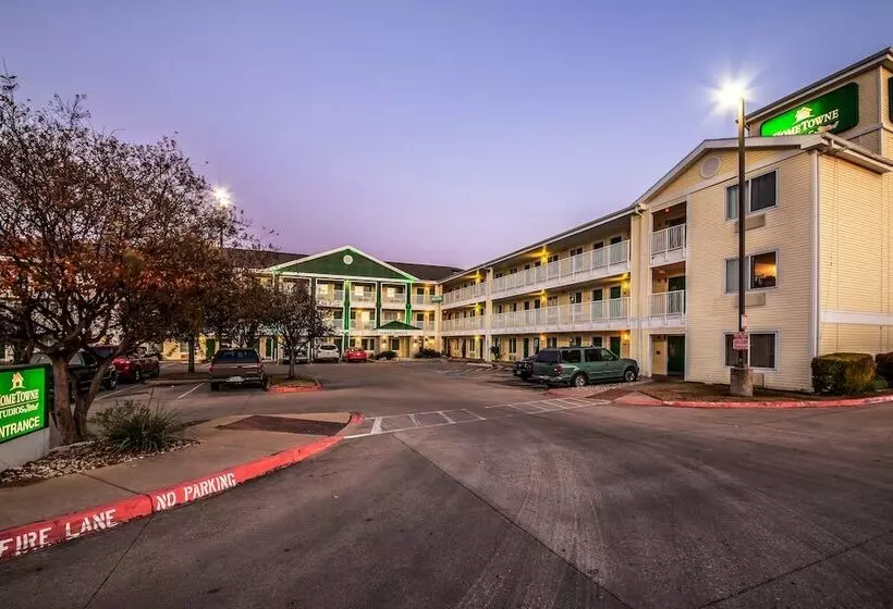 Hotel Hometowne Studios By Red Roof Austin