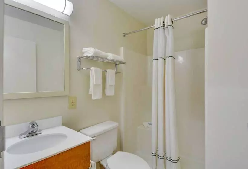 Hotel Hometowne Studios By Red Roof Austin