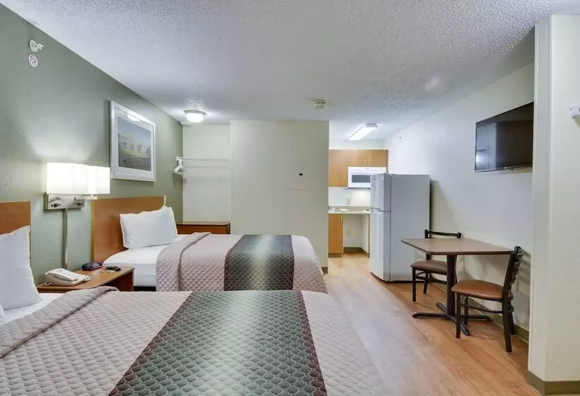 Hotel Hometowne Studios By Red Roof Austin