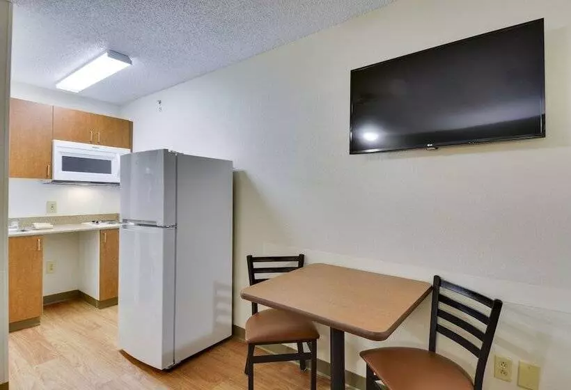 Hotel Hometowne Studios By Red Roof Austin