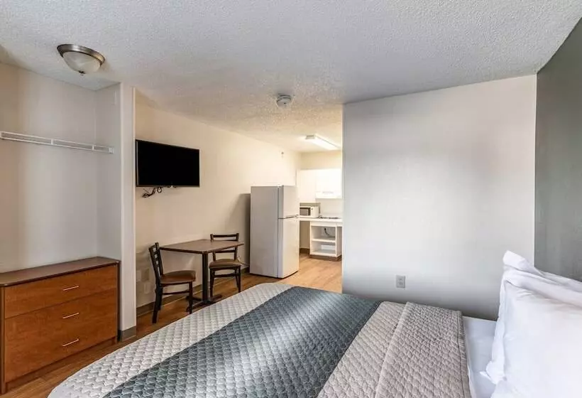 Hotel Hometowne Studios By Red Roof Austin