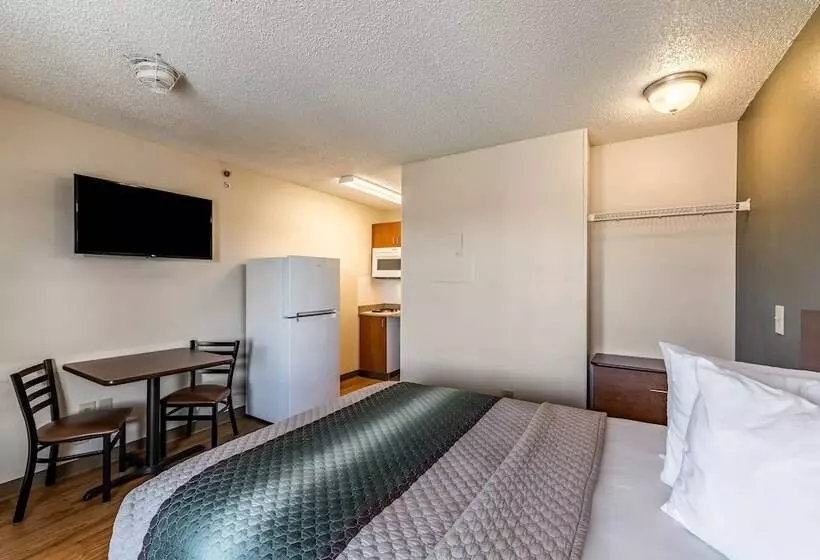 Hotel Hometowne Studios By Red Roof Austin