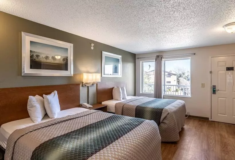 Hotel Hometowne Studios By Red Roof Austin