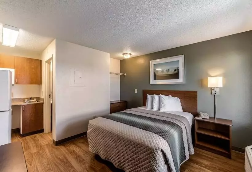 Hotel Hometowne Studios By Red Roof Austin