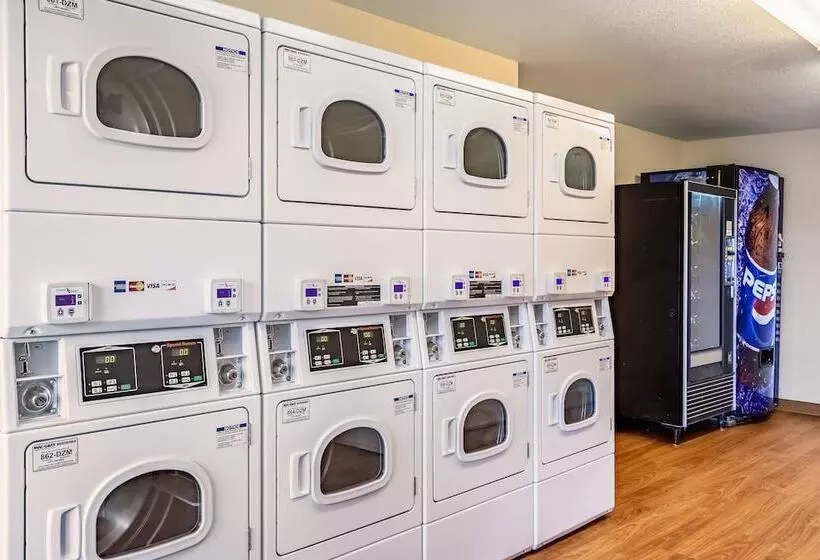 هتل Hometowne Studios By Red Roof Eugene   Springfield