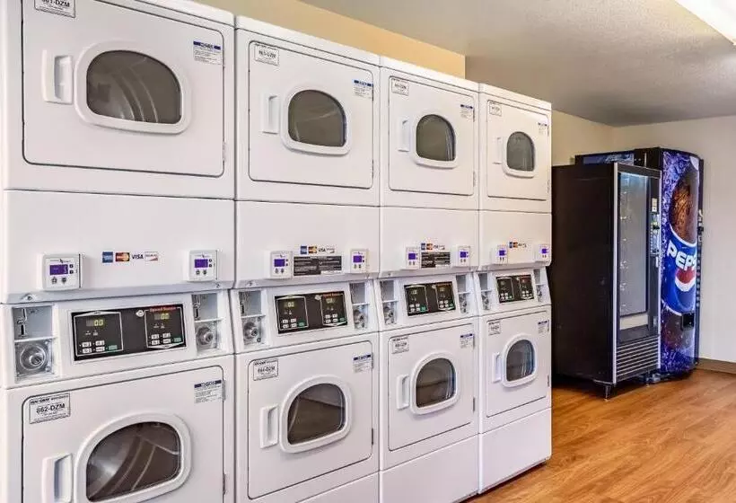 هتل Hometowne Studios By Red Roof Eugene   Springfield