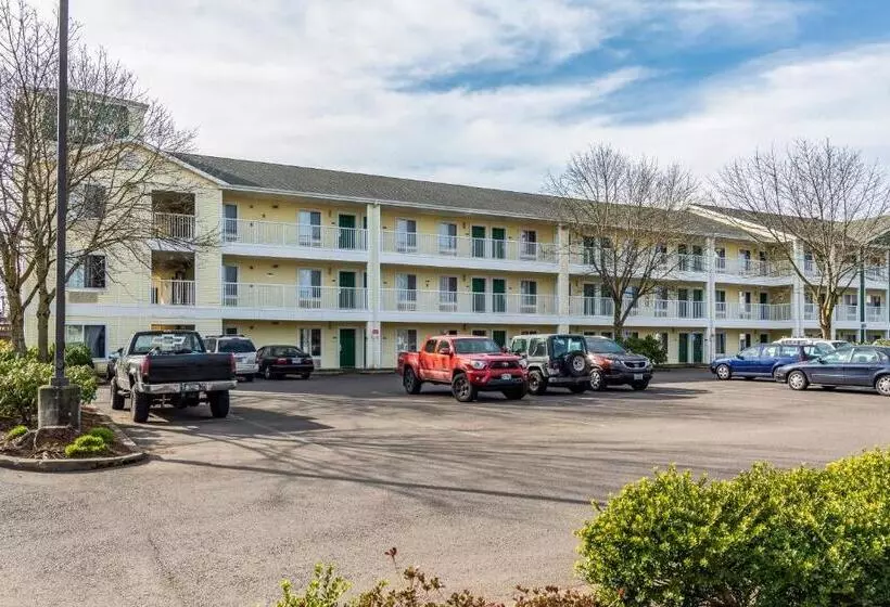 هتل Hometowne Studios By Red Roof Eugene   Springfield