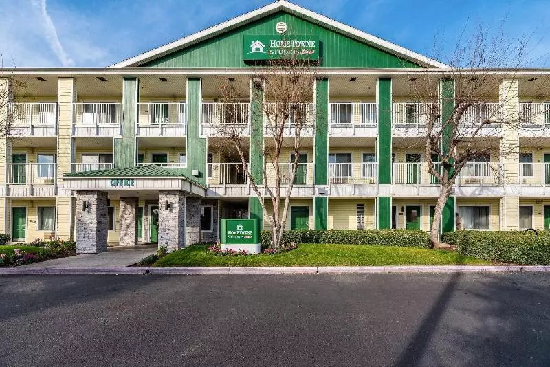 酒店 Hometowne Studios By Red Roof Fresno West