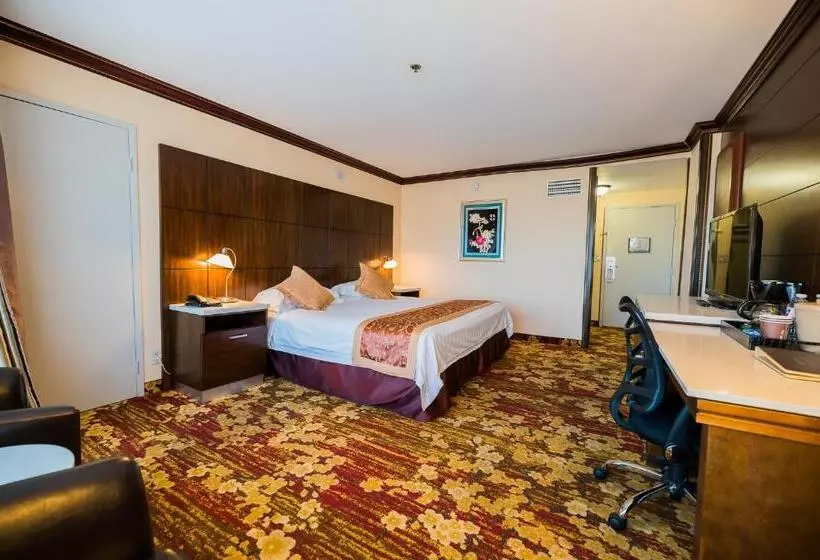 La Crystal Hotel  Los Angeles Long Beach Area