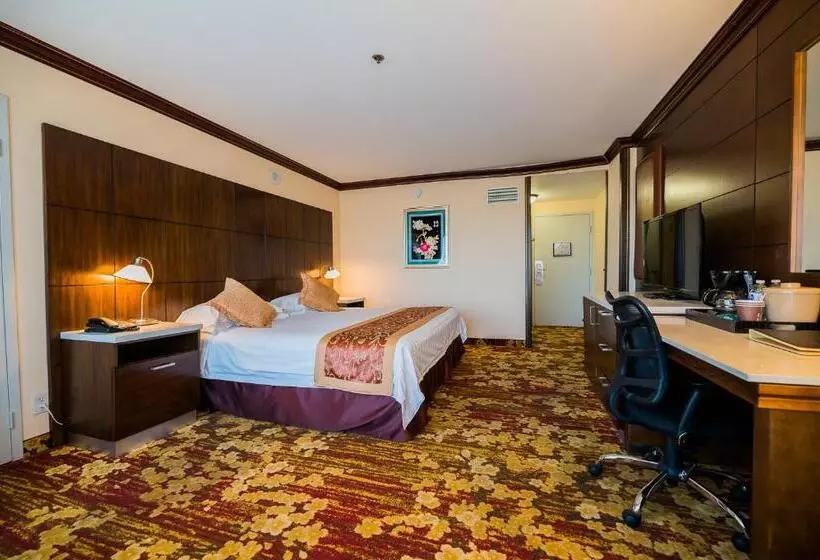 La Crystal Hotel  Los Angeles Long Beach Area