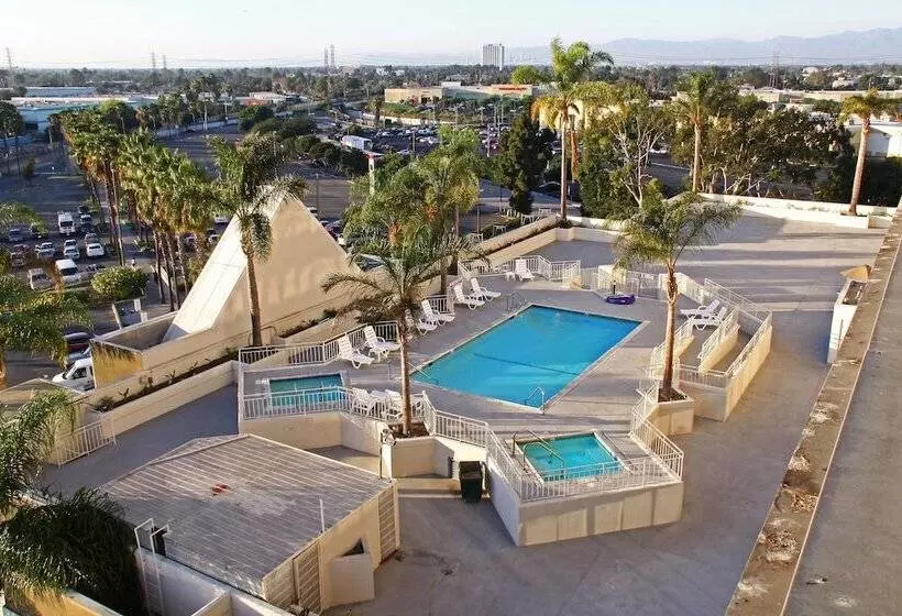 La Crystal Hotel  Los Angeles Long Beach Area