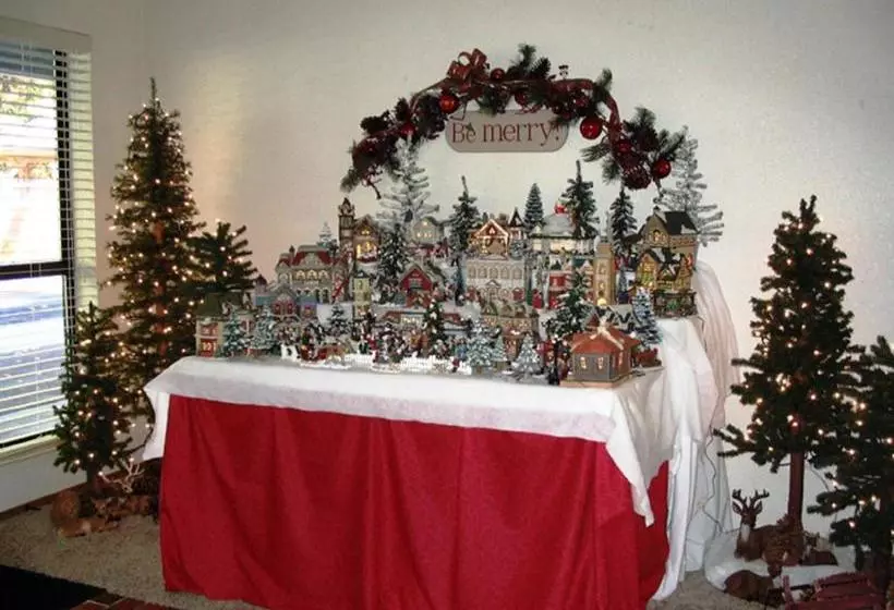 ホテル The Christmas Tree Inn