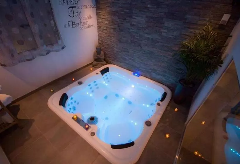تختخواب و صبحانه Chambre D'hôtes Bulle D’eden