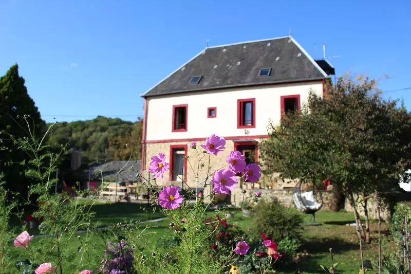 ベッドアンドブレックファースト La Maison Du Bonheur   Les Roulottes   Campsite