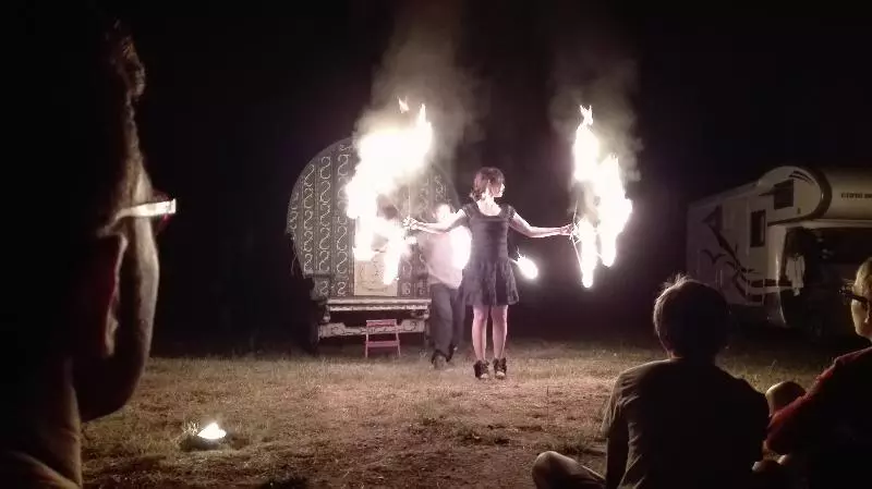 ベッドアンドブレックファースト La Maison Du Bonheur   Les Roulottes   Campsite