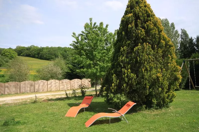 ベッドアンドブレックファースト La Maison Du Bonheur   Les Roulottes   Campsite