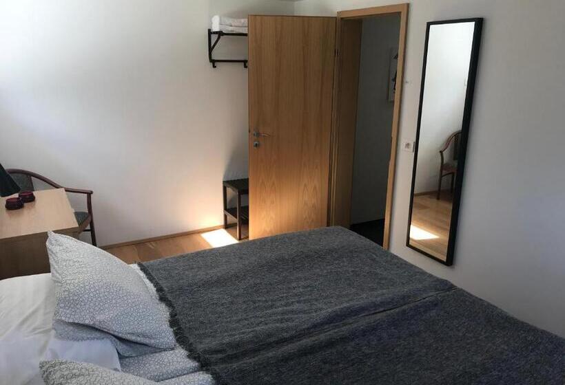 تختخواب و صبحانه Spói Guesthouse