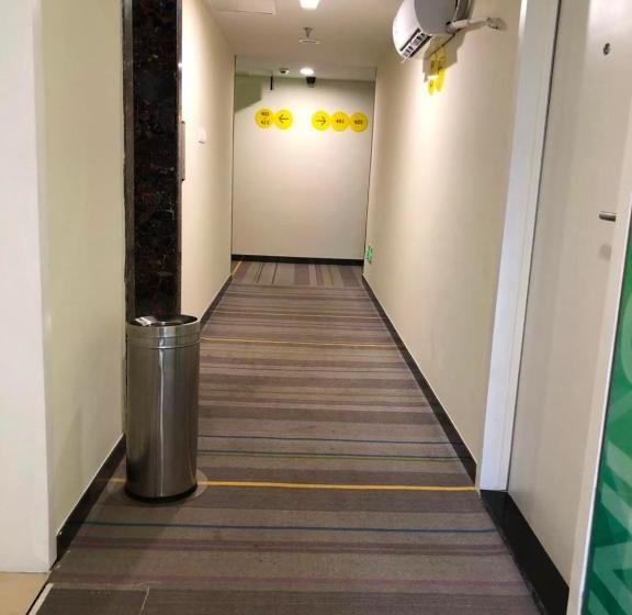 Hotel 7 Days Inn·shanghai Jinshajiang Road Subway Station