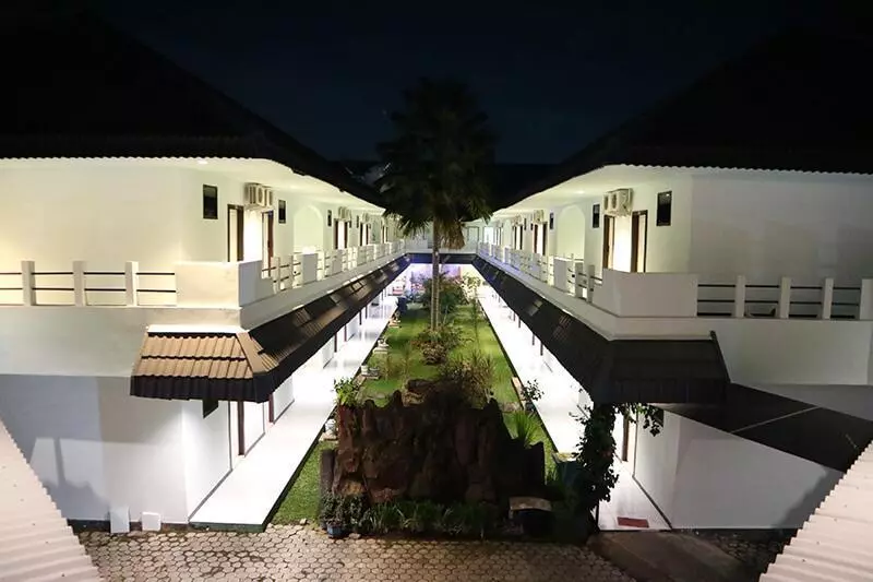 Hotel Mahkota  Genteng